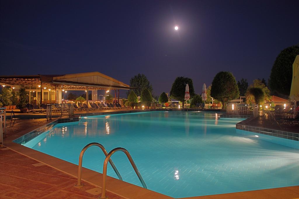 Grand Platon Hotel Olympiakí Aktí Buitenkant foto