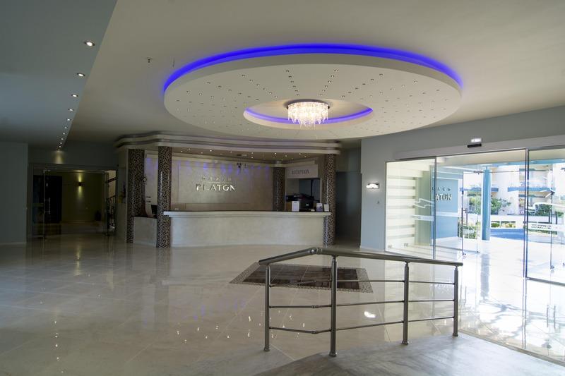 Grand Platon Hotel Olympiakí Aktí Buitenkant foto