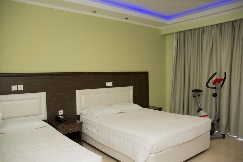 Grand Platon Hotel Olympiakí Aktí Buitenkant foto